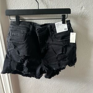 Black aero shorts
